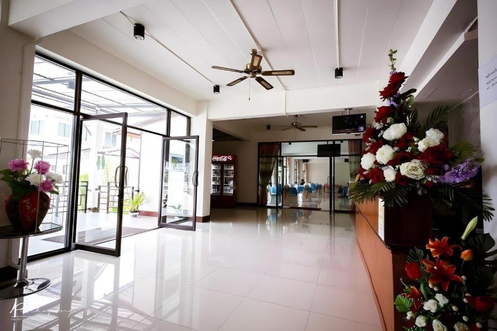 Pornsiri Hotel Sisaket Dış mekan fotoğraf