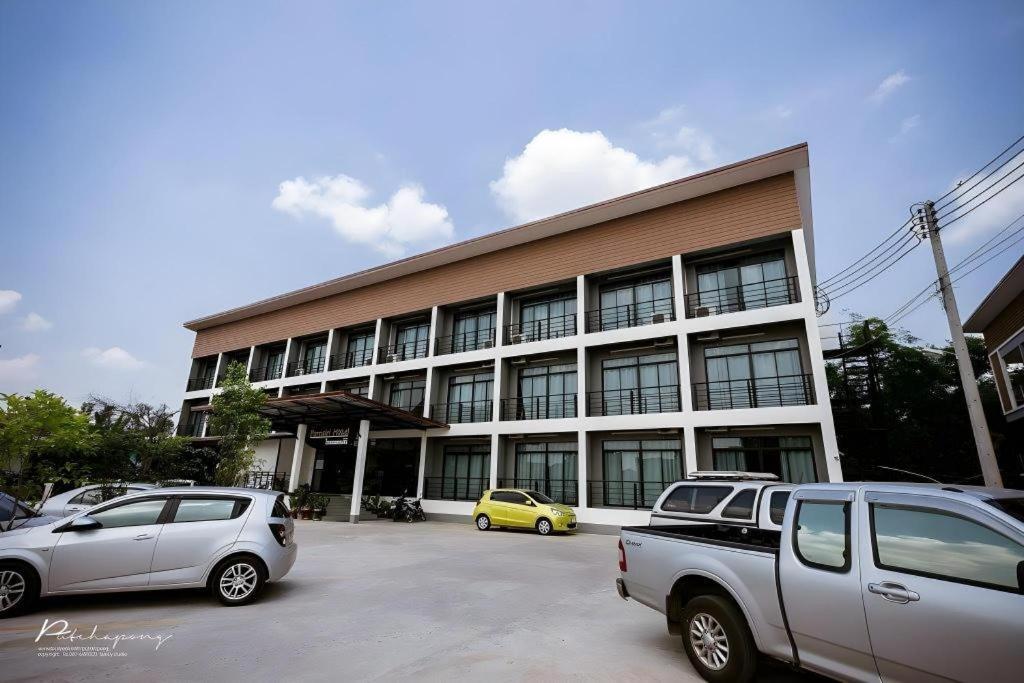 Pornsiri Hotel Sisaket Dış mekan fotoğraf