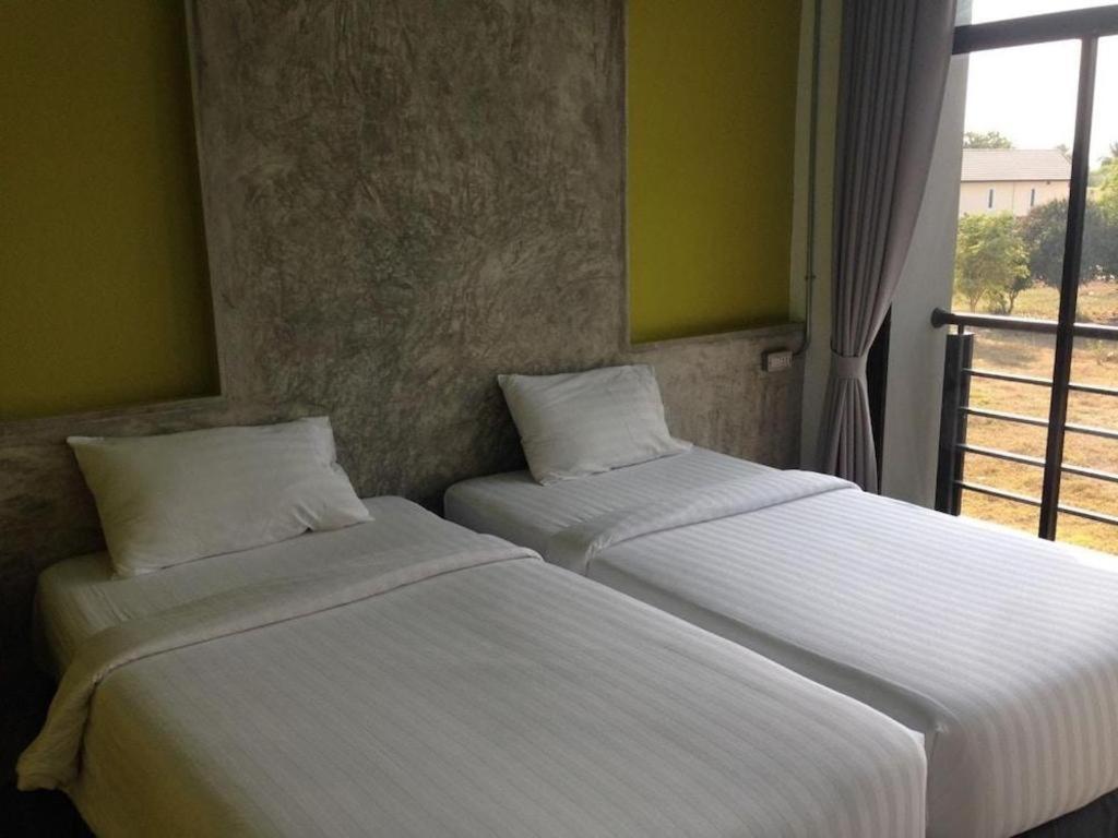 Pornsiri Hotel Sisaket Dış mekan fotoğraf