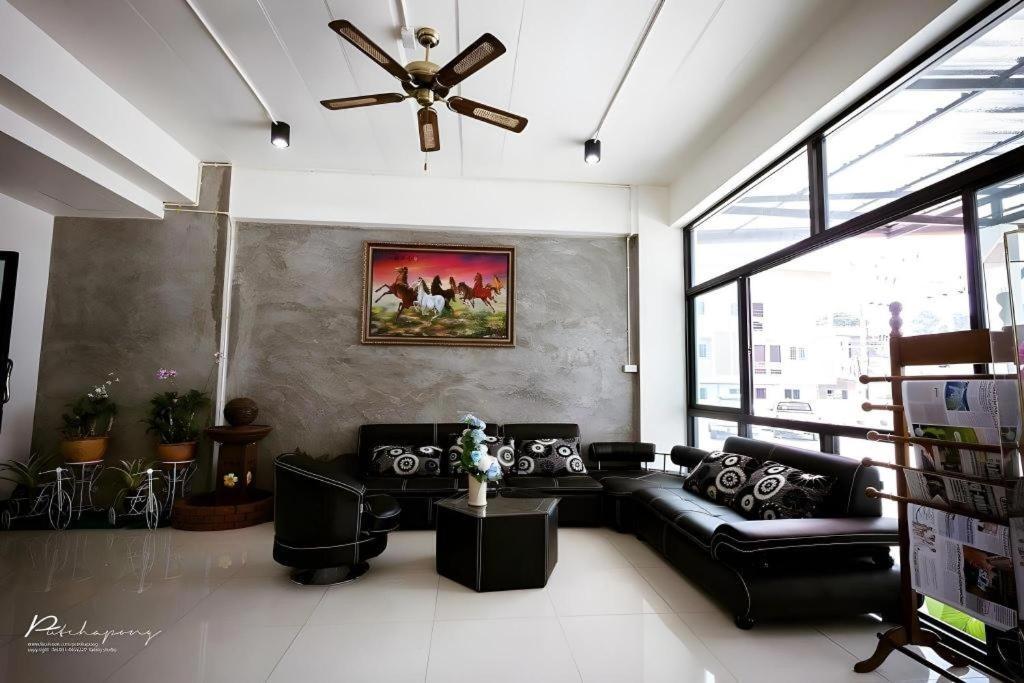 Pornsiri Hotel Sisaket Dış mekan fotoğraf