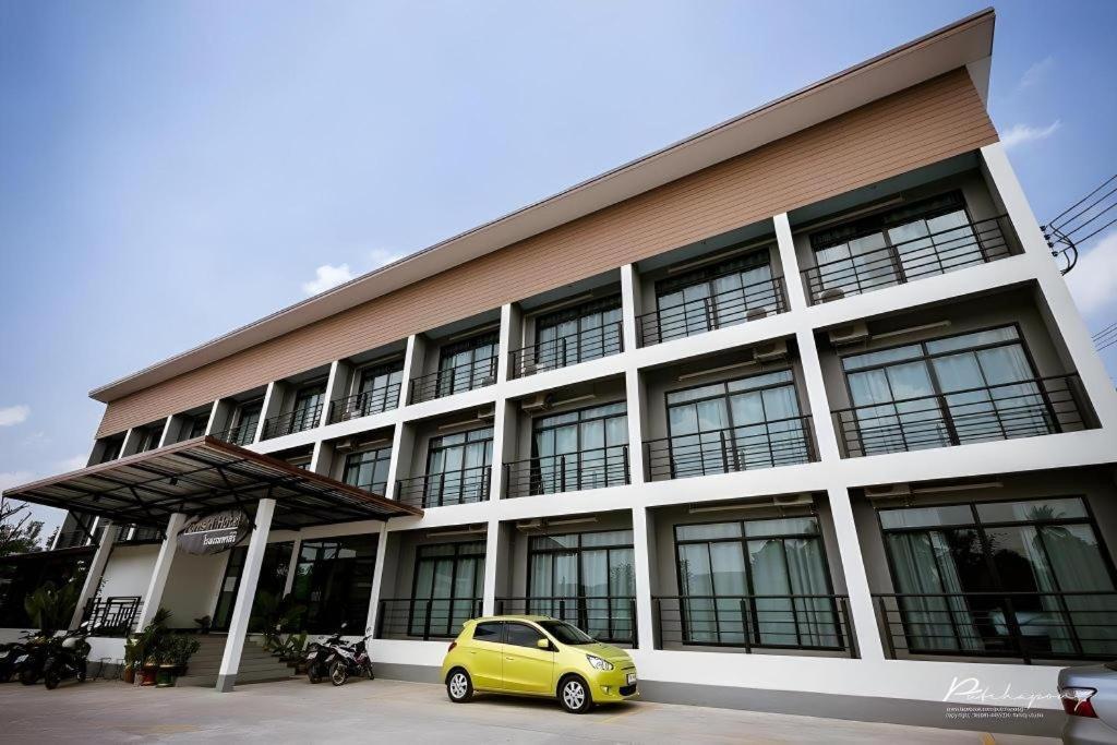 Pornsiri Hotel Sisaket Dış mekan fotoğraf